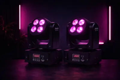 Twee moving heads voor de lichtshow