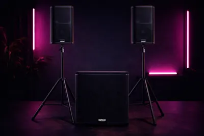 Twee QSC K12.2 speakers met QSC KS118 subwoofer